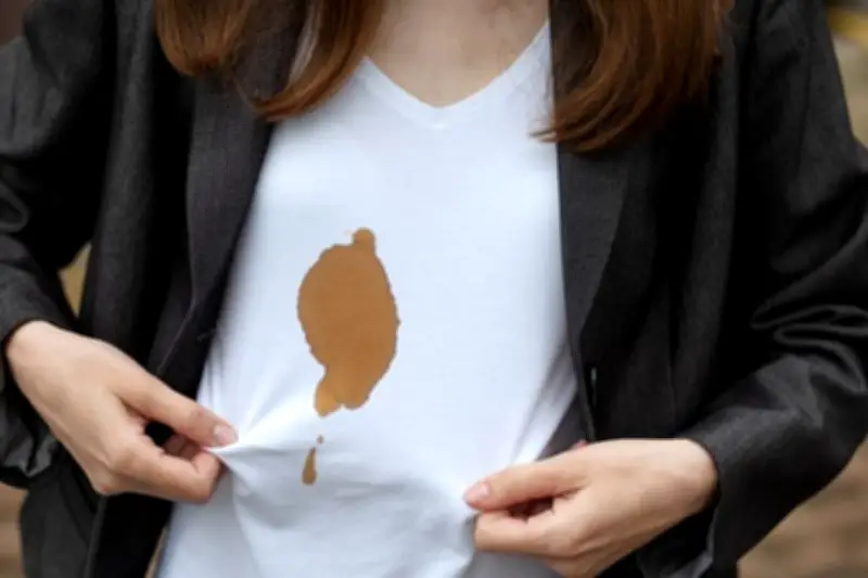 Cara Ampuh Hilangkan Noda Kopi di Baju Putih dengan Bahan Dapur
