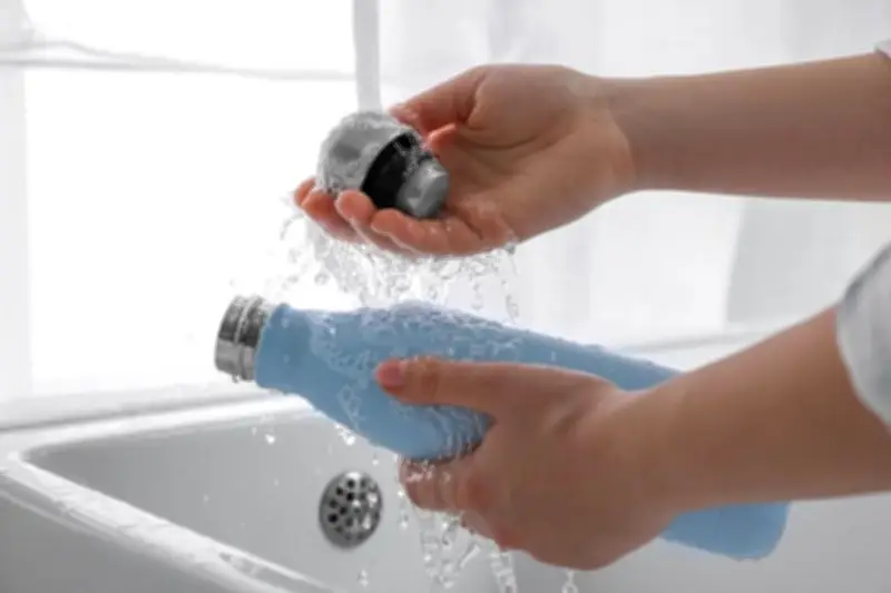 Cara Mencuci Tumbler Tanpa Sikat, Cukup Pakai 3 Bahan Rumahan Saja