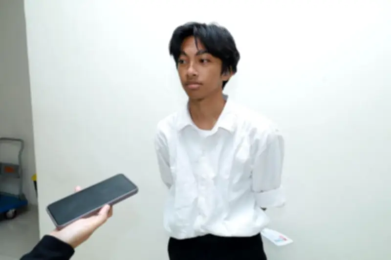 Cerita Pasha, Penyandang Tunarungu Ikut UTBK 2026 di Unair