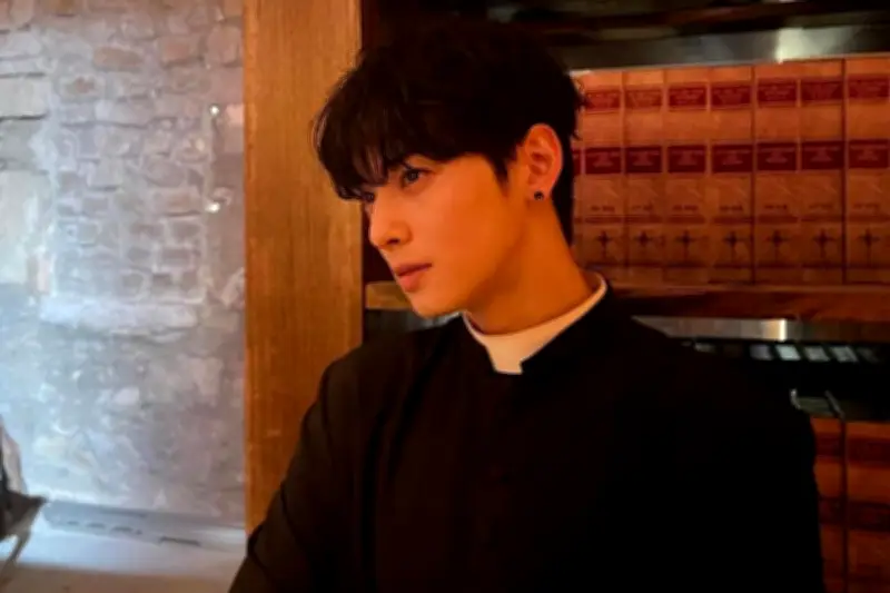 Cha Eun Woo Dipertanyakan Publik Soal Penugasan Wajib Militer di Band Militer