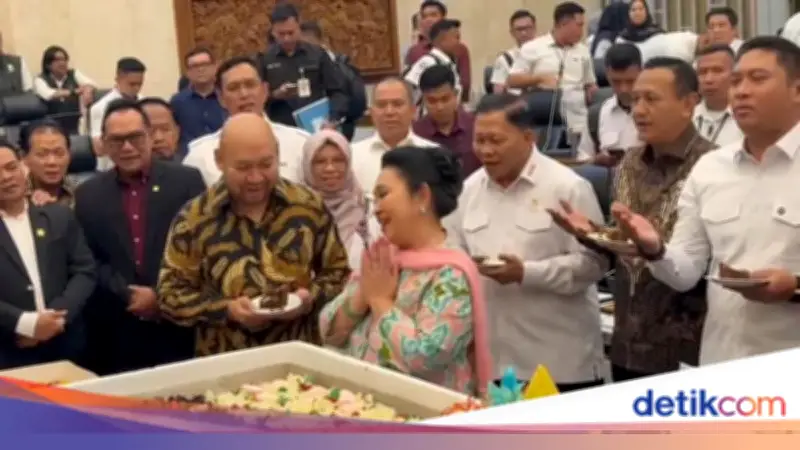 Didit Prabowo Rayakan Langsung Ulang Tahun ke-67 Titiek Soeharto di DPR