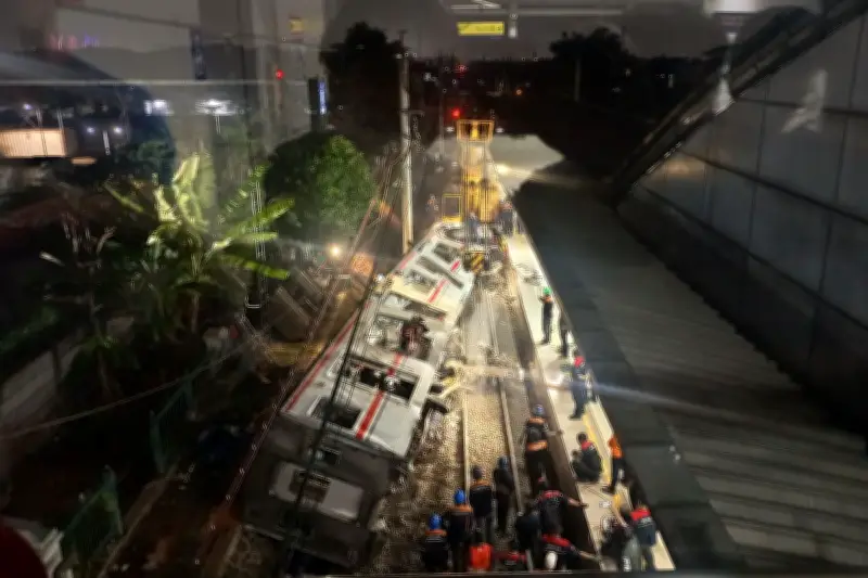 Duka Perkeretaapian: Dua Kecelakaan Kereta Hampir Bersamaan di Bekasi