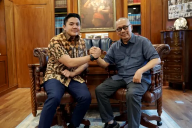 Ebiet G. Ade Bertemu Sekretaris Kabinet Teddy Indra Wijaya di Jakarta