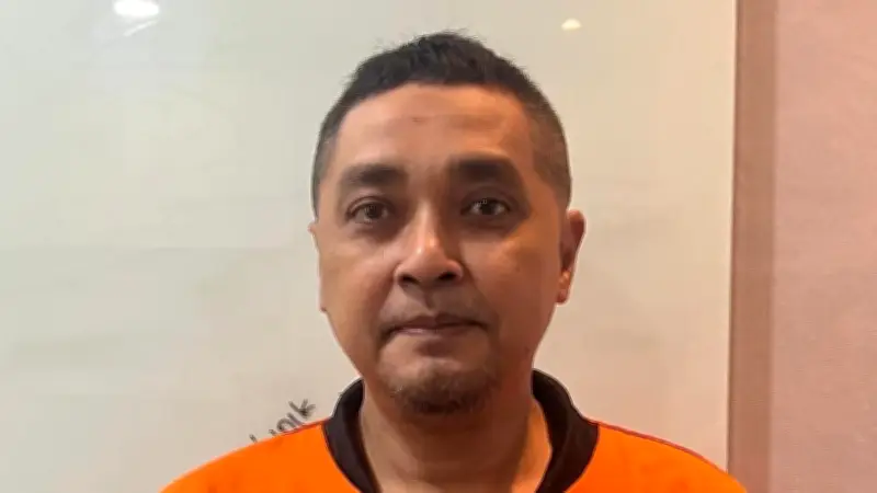 Eks Kapolres dan Kasat Narkoba Bima Jadi Tersangka TPPU, Pakai Baju Oranye