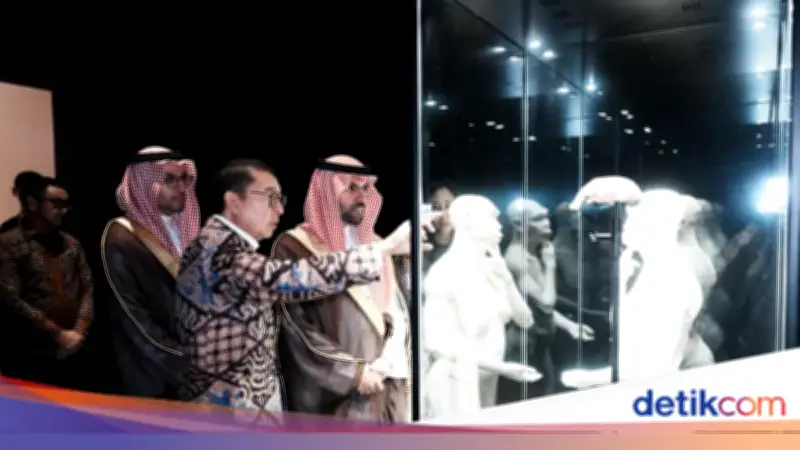 Fadli Zon Perkenalkan Sejarah Seni Indonesia ke Menbud Arab Saudi di Museum Nasional