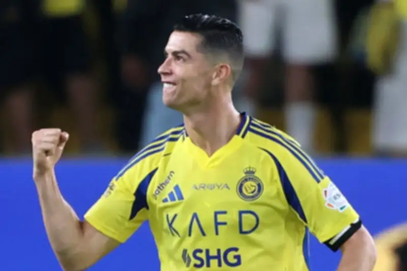 Foto Ronaldo Kibarkan Bendera Palestina Ternyata Hoaks, Aslinya Bendera Portugal