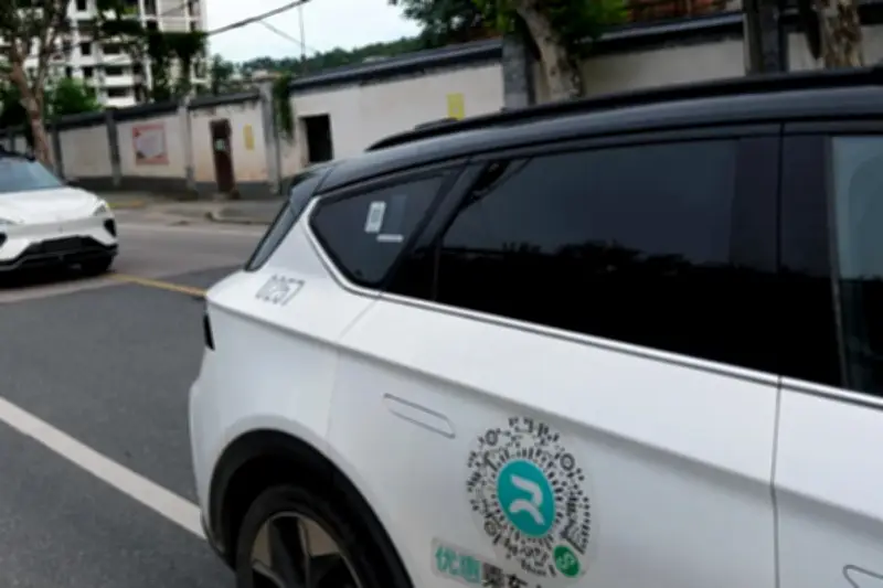 Gangguan Sistem Massal Hentikan 100+ Taksi Robot di Wuhan, Penumpang Terjebak 90 Menit