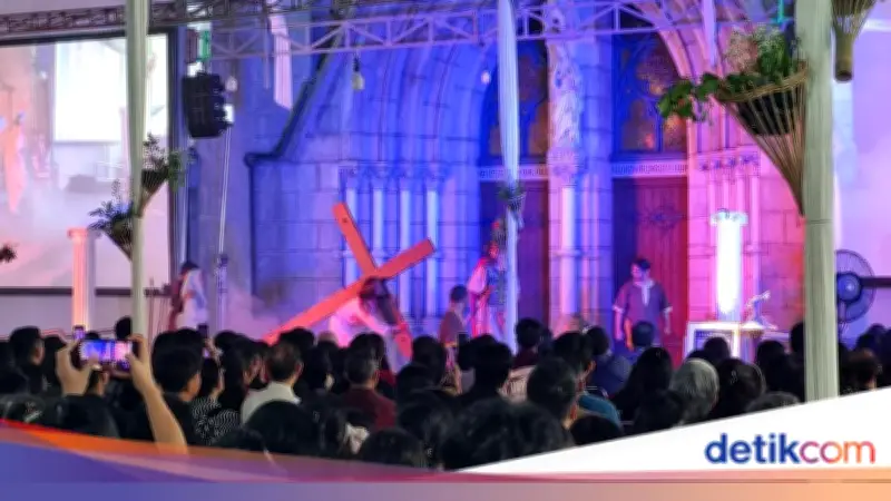 Gereja Katedral Jakarta Gelar Jumat Agung dengan Jalan Salib Kreatif
