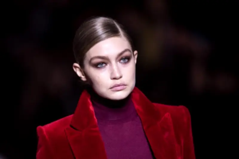 Gigi Hadid Ungkap Perasaan Mual dan Takut Disebut dalam Dokumen Jeffrey Epstein