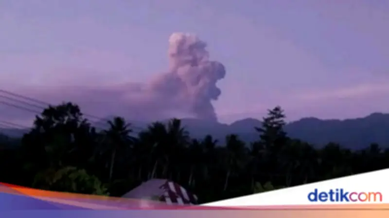 Gunung Dukono di Halmahera Utara Erupsi, Semburkan Abu Vulkanik 1,4 Kilometer