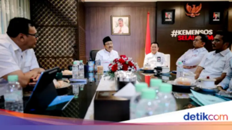 Gus Ipul Dorong Setiap Desa Miliki Operator Data untuk Perkuat DTSEN