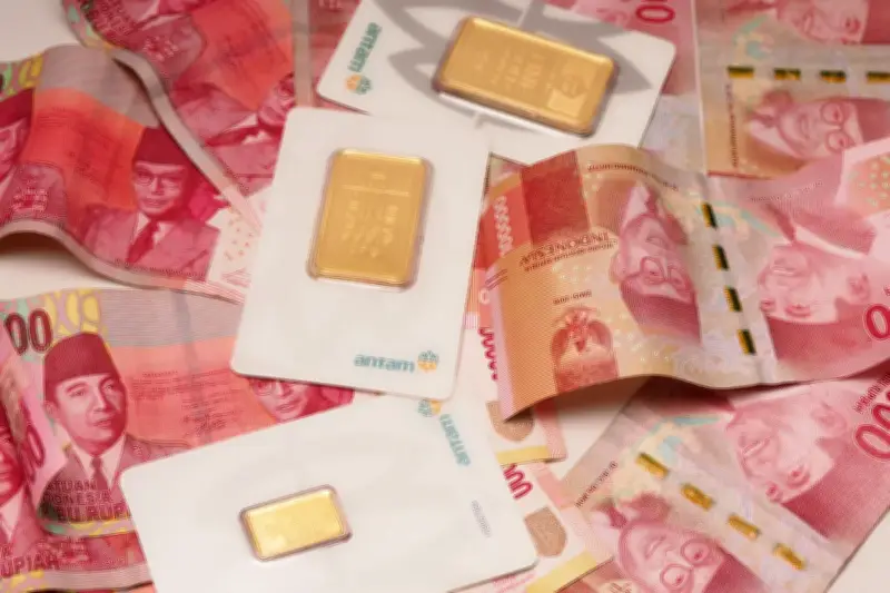 Harga Emas Antam Anjlum Tajam di Awal Pekan, Turun Rp 42.000 per Gram