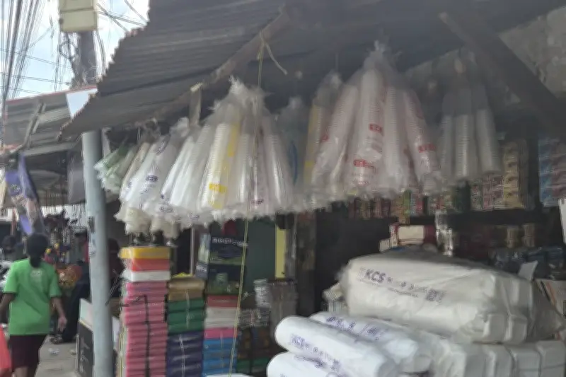 Harga Plastik Melonjak 50% Akibat Konflik Timur Tengah Ganggu Pasokan