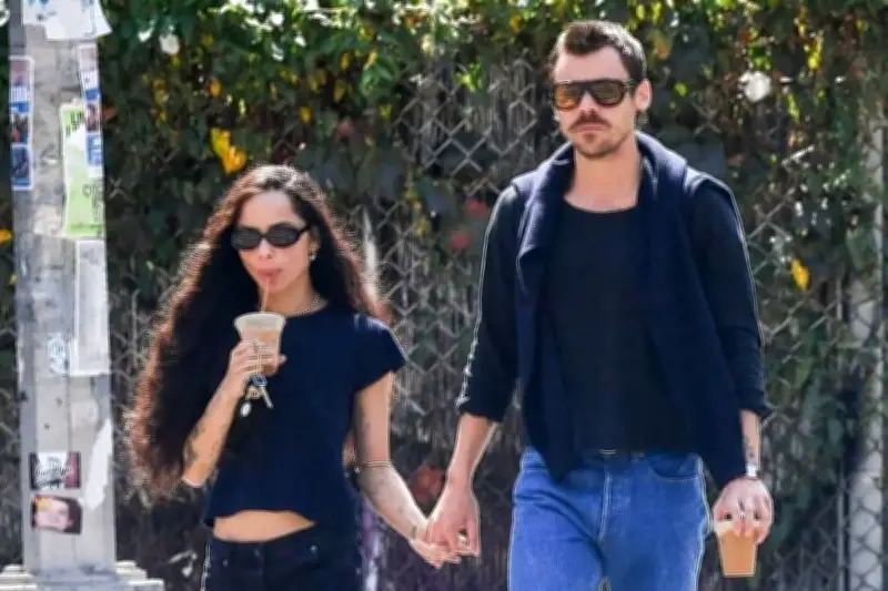 Harry Styles dan Zoe Kravitz Dikabarkan Bertunangan Setelah 8 Bulan Pacaran
