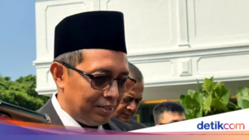 Hasan Nasbi Siap Sambut Perintah Presiden Jelang Reshuffle Terbatas