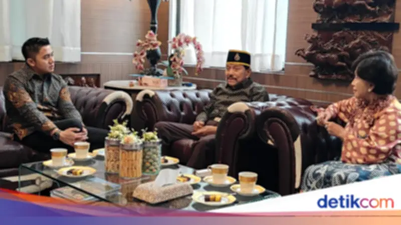 Hendropriyono Soroti Sifat Rendah Hati Seskab Teddy Indra Wijaya