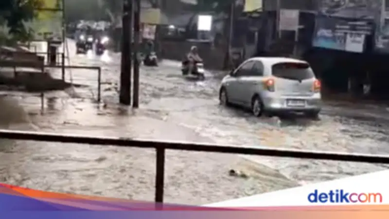 Hujan Deras Picu Luapan Kali, Dua Titik di Tangsel Terendam Banjir