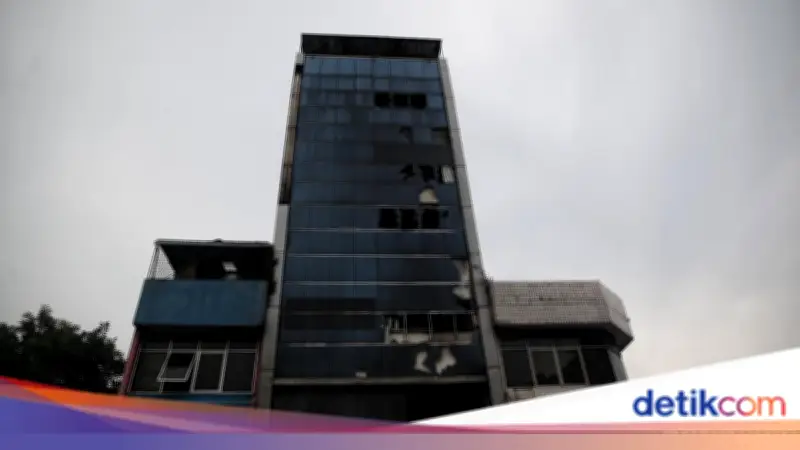 Ibu Korban Kebakaran Terra Drone Menangis Kenang Senyum Terakhir Anaknya