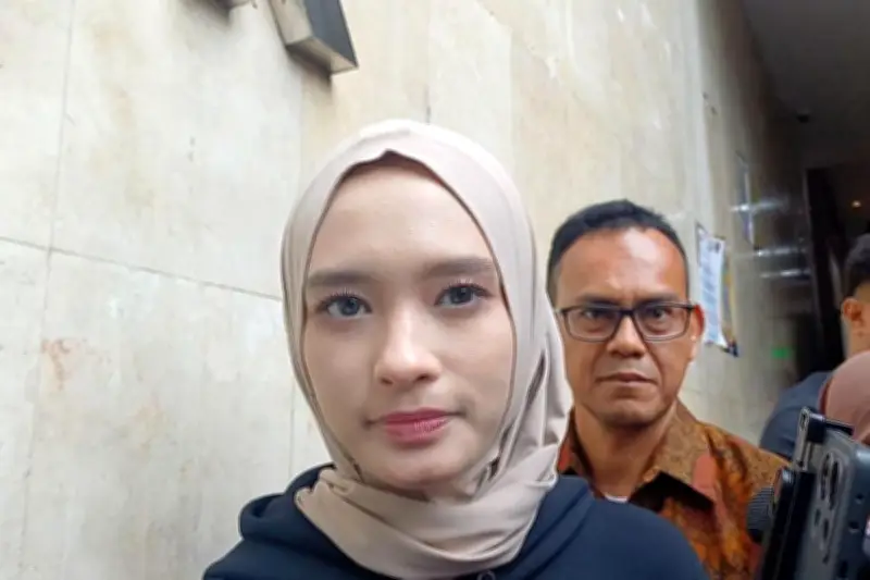 Inara Rusli Batal Pemeriksaan Kasus Dugaan Perzinaan di Polda Metro Jaya