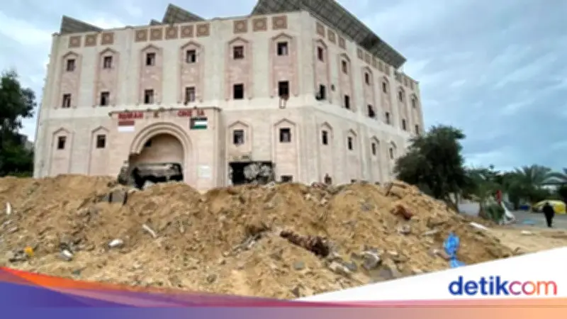 Indonesia Kecam Israel Pasang Spanduk 'Rising Lion' di Reruntuhan RS Gaza