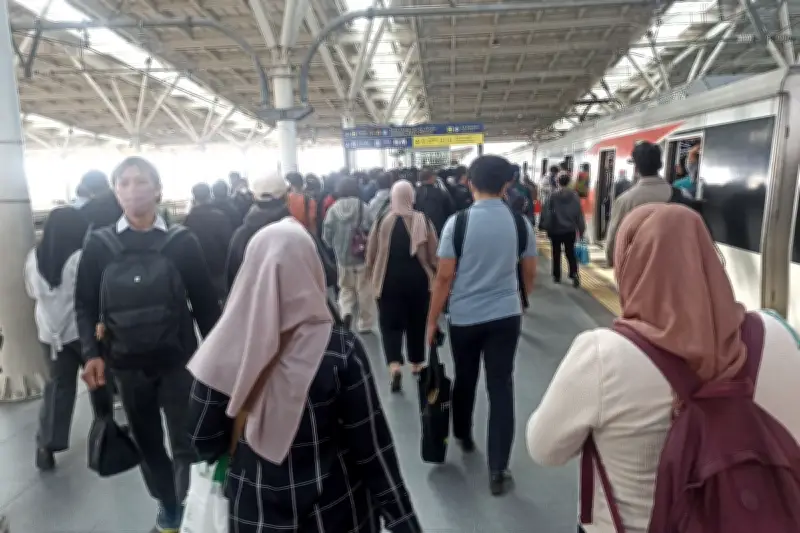 Jangkar Kemanusiaan: Titik Awal Sejarah Hidup Manusia dari Keluarga hingga Negara