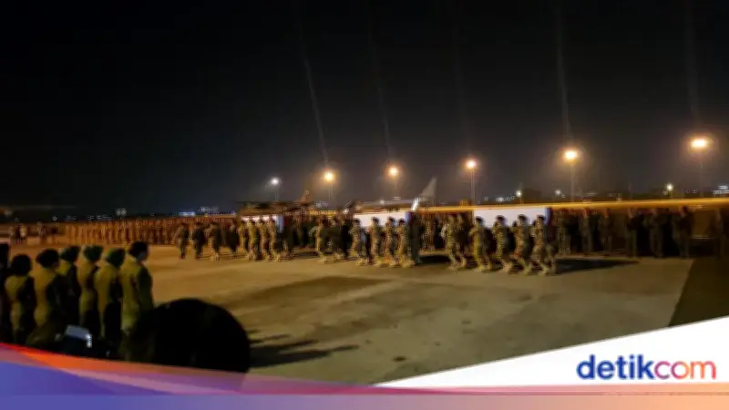 Jenazah 3 Prajurit TNI Gugur di Lebanon Diterbangkan ke Daerah Asal untuk Dimakamkan