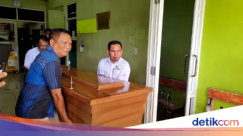 Jenazah Mia Citra Korban Kecelakaan Kereta di Bekasi Dipulangkan ke Ngawi