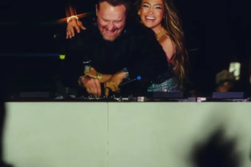 Jennifer Lopez Kejutkan Coachella 2026 dengan Penampilan Debut Bersama David Guetta