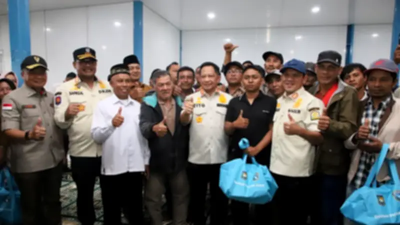 Kasatgas PRR Tito Karnavian Salurkan Bantuan dan Tinjau Pemulihan Penyintas Bencana di Bener Meriah