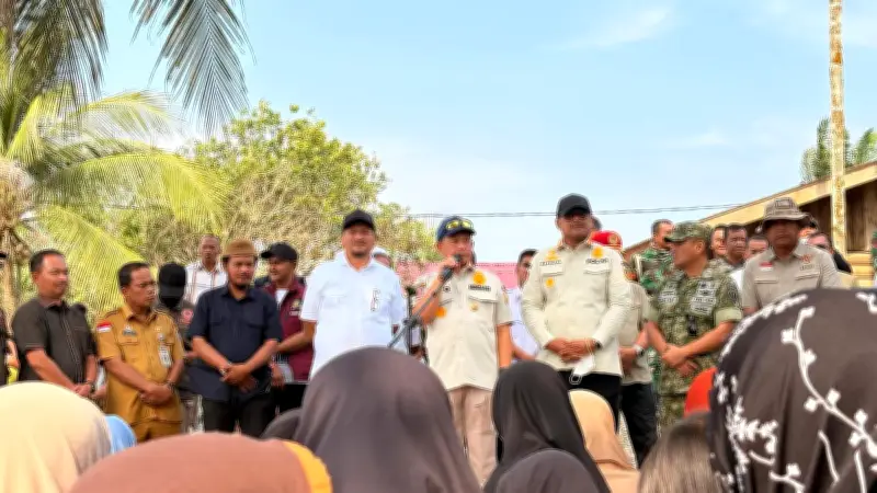 Kasatgas Tito Karnavian Temui Warga Terisolir Aceh Tamiang, Salurkan Bantuan dan Dengarkan Aspirasi