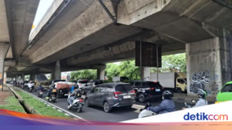 Kemacetan Parah Landa Jalan Sholeh Iskandar Bogor Imbas Pembukaan Mal Baru