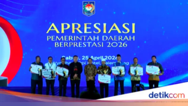 Kemendagri Beri Penghargaan Penurunan Pengangguran ke Bengkulu dan Daerah Lain