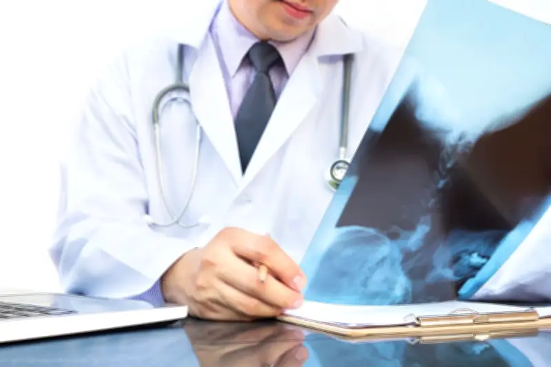 Kemendikti: Dokter Oversupply 2028, Lulusan Keguruan Membludak