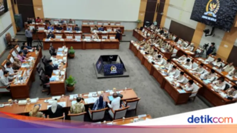 Kemenhaj Hentikan Sementara Pembahasan Wacana War Tiket Haji, Fokus ke Persiapan Haji 2026