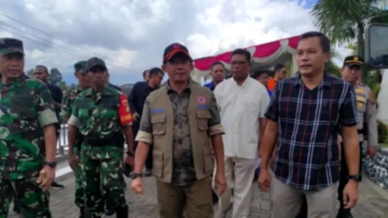 Kepala BNPB Tinjau Gereja Katolik di Minahasa yang Rusak Akibat Gempa 7,6