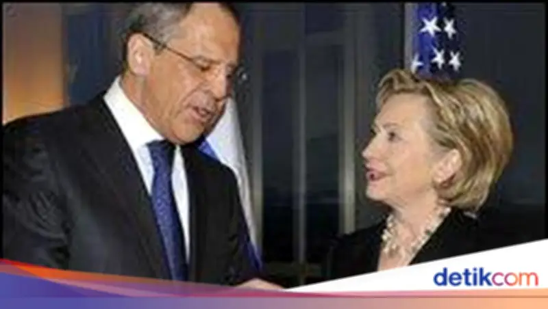 Kilas Balik Salah Terjemahan 'Reset' yang Memalukan AS-Rusia