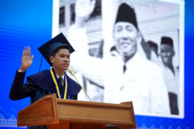 Kisah Inspiratif Dua Mahasiswa Batak, Anak Supir Angkot dan Kuli, Sukses Lulus dari ITB