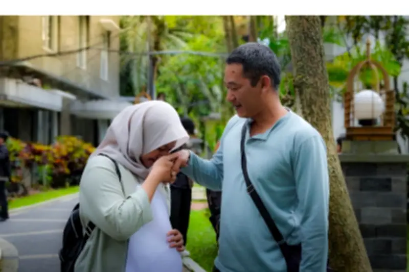 Kisah Orang Tua Antar Anak Ikut UTBK 2026 di UB, Pilih Menginap di Mobil