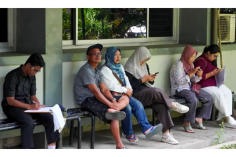 Kisah Rasinah, Petani yang Antar Cucu Ikut UTBK dengan Nginep di Mobil