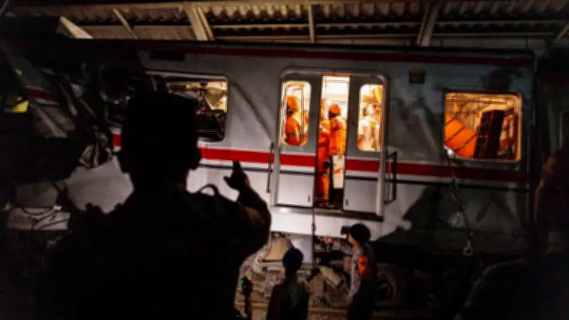 KNKT Usut Penyebab Tabrakan KA Argo Bromo dengan KRL di Bekasi Timur