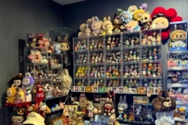 Kolektor Malaysia Bangkrut Akibat FOMO: Kisah Pria yang Terjerat Figur Labubu dan Bearbrick