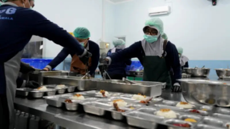 Komisi IX DPR Desak Penutupan Permanen SPPG Usai 72 Siswa Keracunan MBG