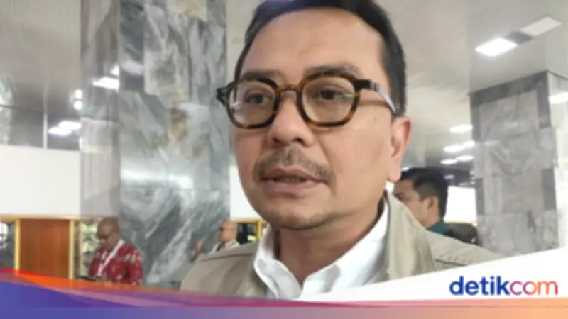 Komisi V DPR Soroti Perlintasan Sebidang dan Sinyal Usai Kecelakaan Kereta Bekasi