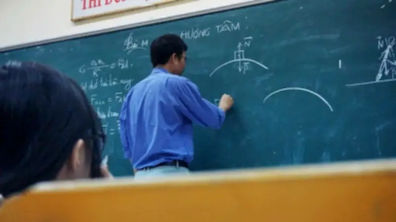 Komisi X DPR Minta Pemda Jangan Pecat Guru PPPK Paruh Waktu demi Efisiensi Anggaran