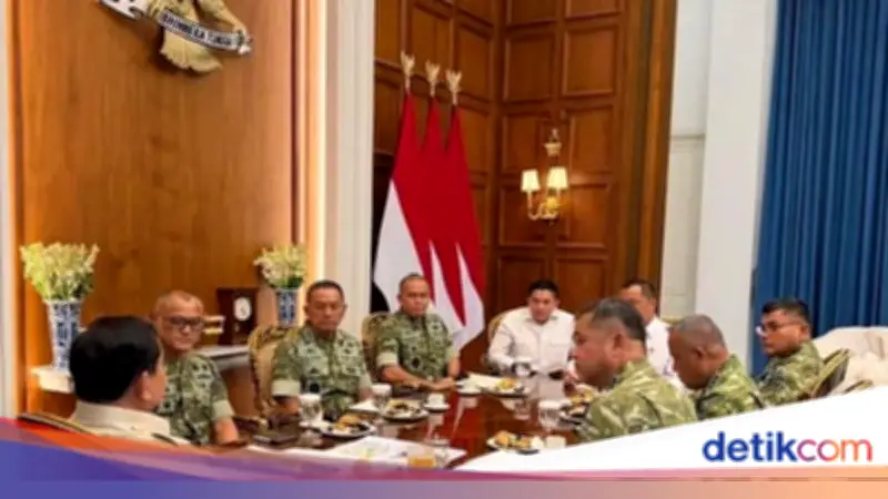 KSAD Maruli Laporkan Progres 300 Jembatan Gantung dan Renovasi Sekolah ke Presiden Prabowo