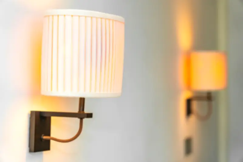 Lampu Menyala 24 Jam Nonstop, Aman atau Berisiko Kebakaran?