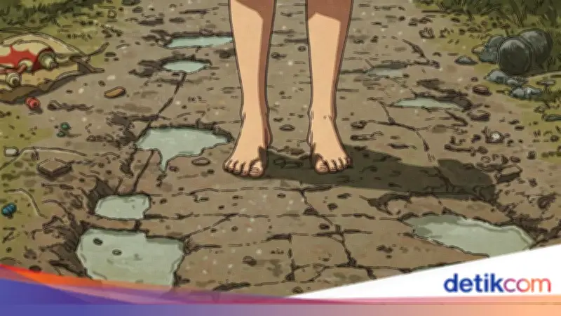 Lansia Sakit di Sukabumi Ditandu Pakai Sarung karena Jalan Rusak