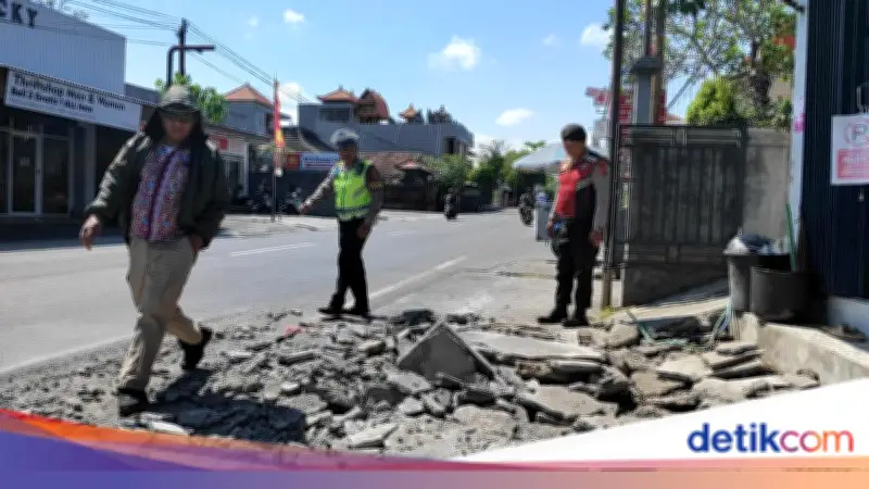 Ledakan Keras Drainase di Badung Hancurkan Trotoar Beton Sejauh 25 Meter