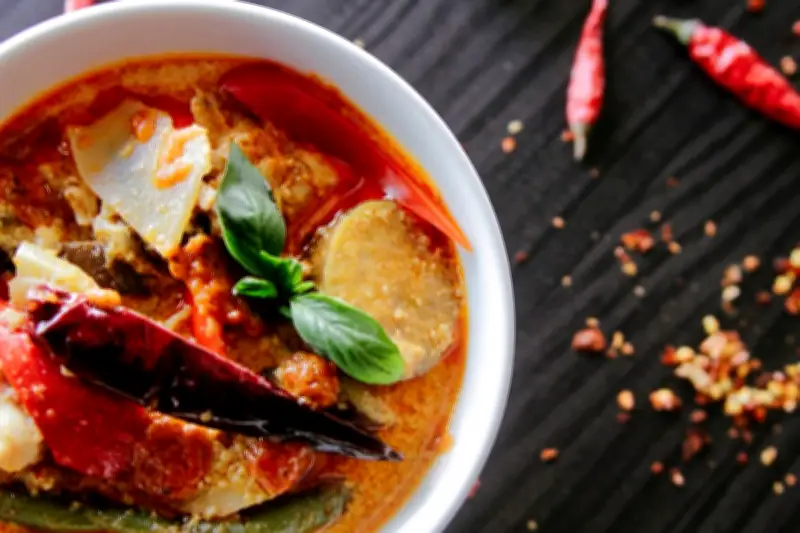 Makan Pedas Setiap Hari, Benarkah Berbahaya untuk Kesehatan Lambung?