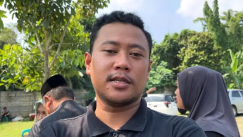 Malam Panjang Radit Mencari Harum Anjarsari Setelah Pesan Terakhir dari KRL